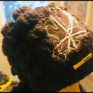 NWOT Nobis women’s beanie knitted hat